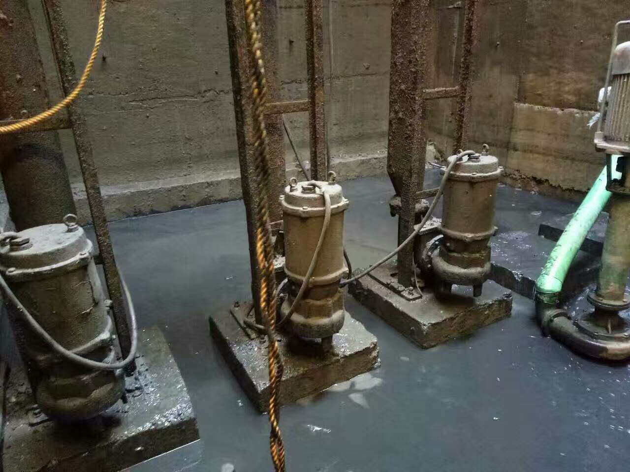 民丰污水池清理